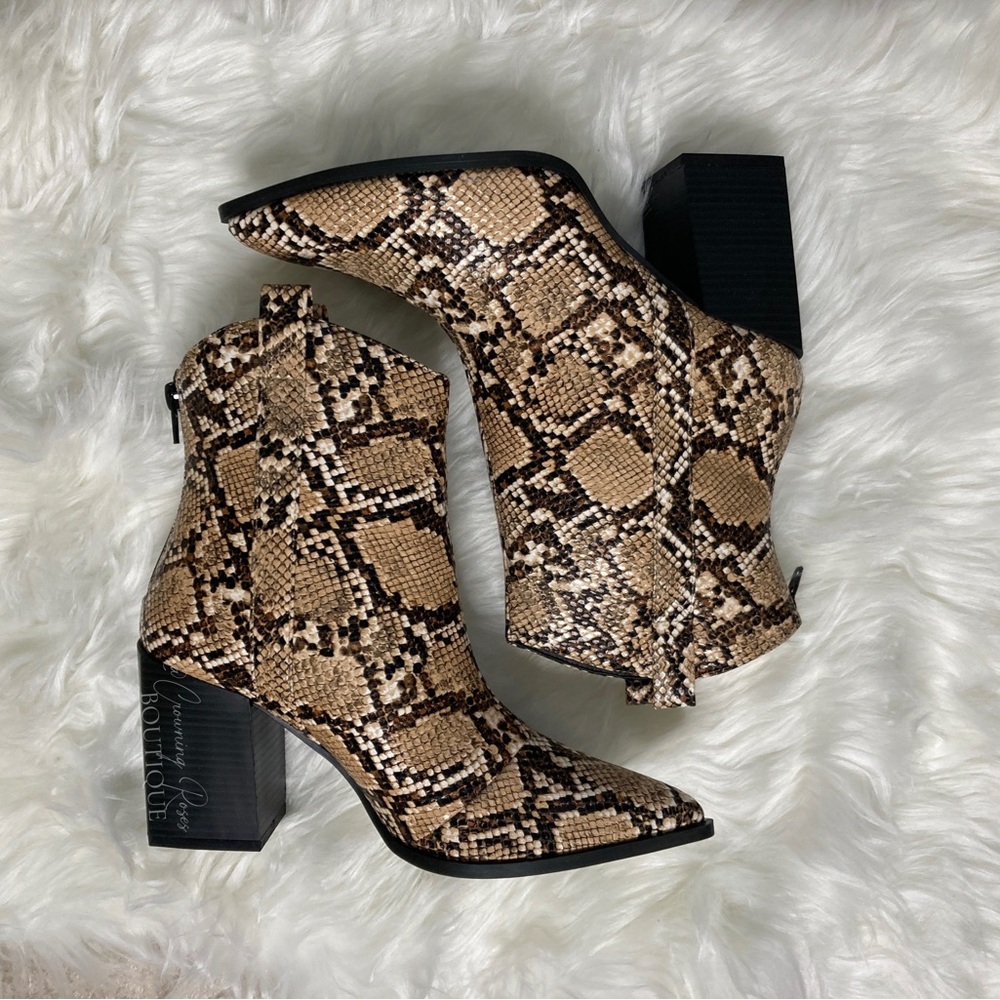 NWT 8.5 Wild Diva Lounge Vegan Camel Reptile Snakeskin Boot Booties/ Block Heels
